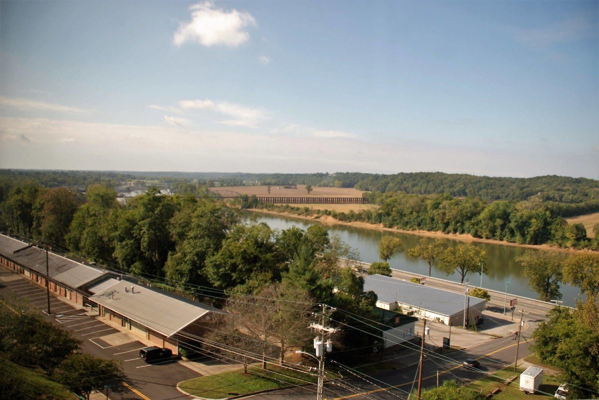 Doubletree By Hilton Clarksville Riverview Eksteriør billede