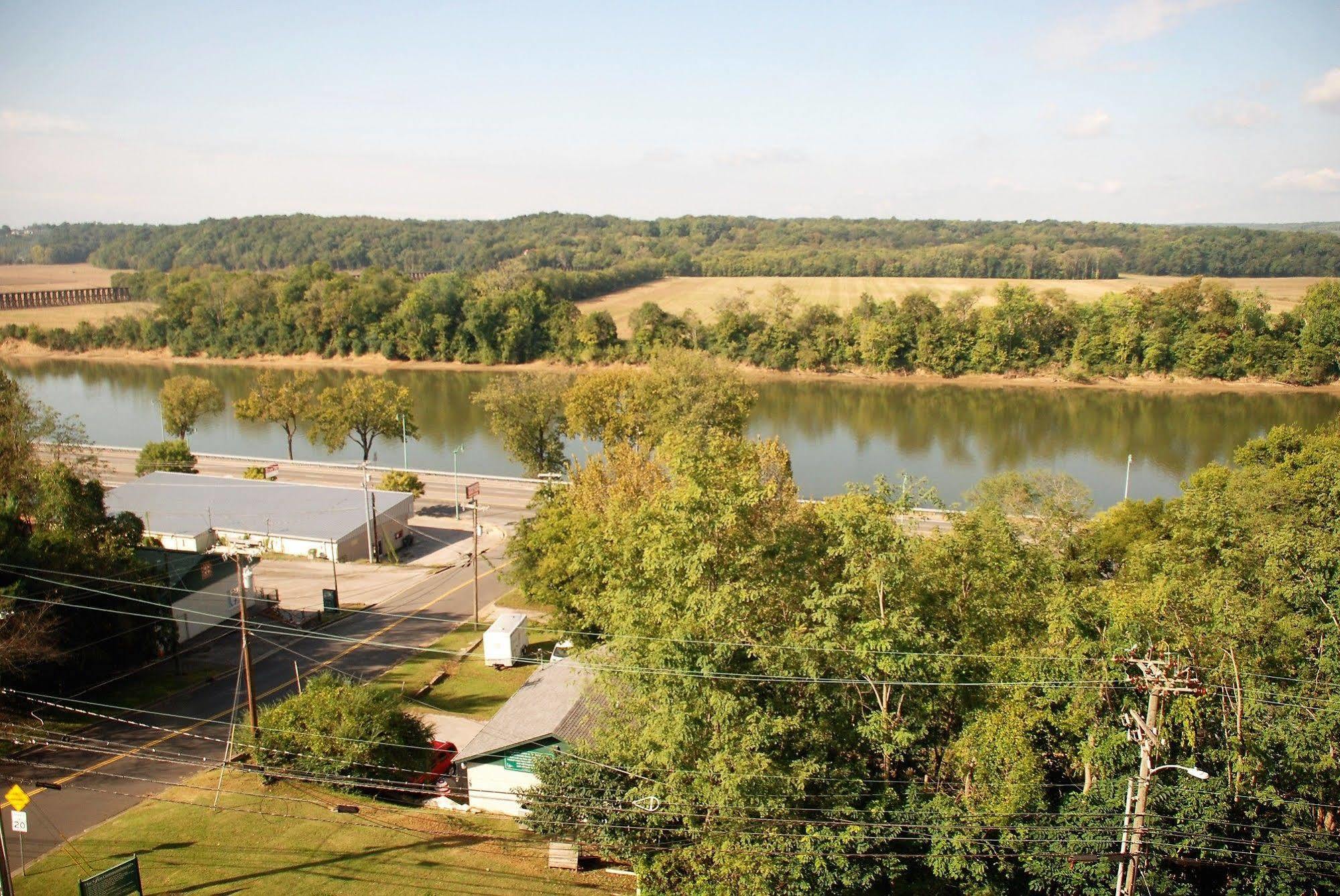 Doubletree By Hilton Clarksville Riverview Eksteriør billede