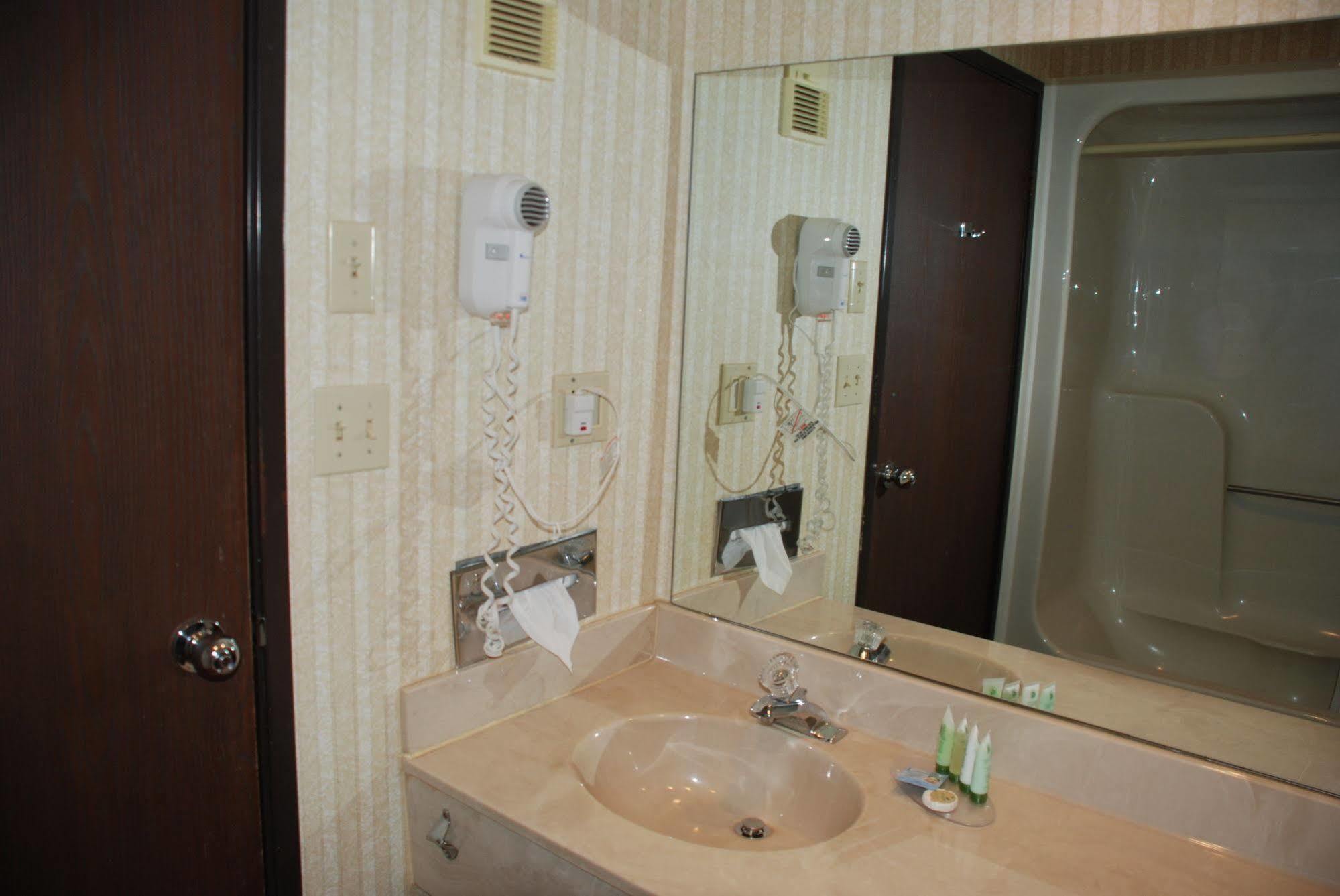 Doubletree By Hilton Clarksville Riverview Eksteriør billede